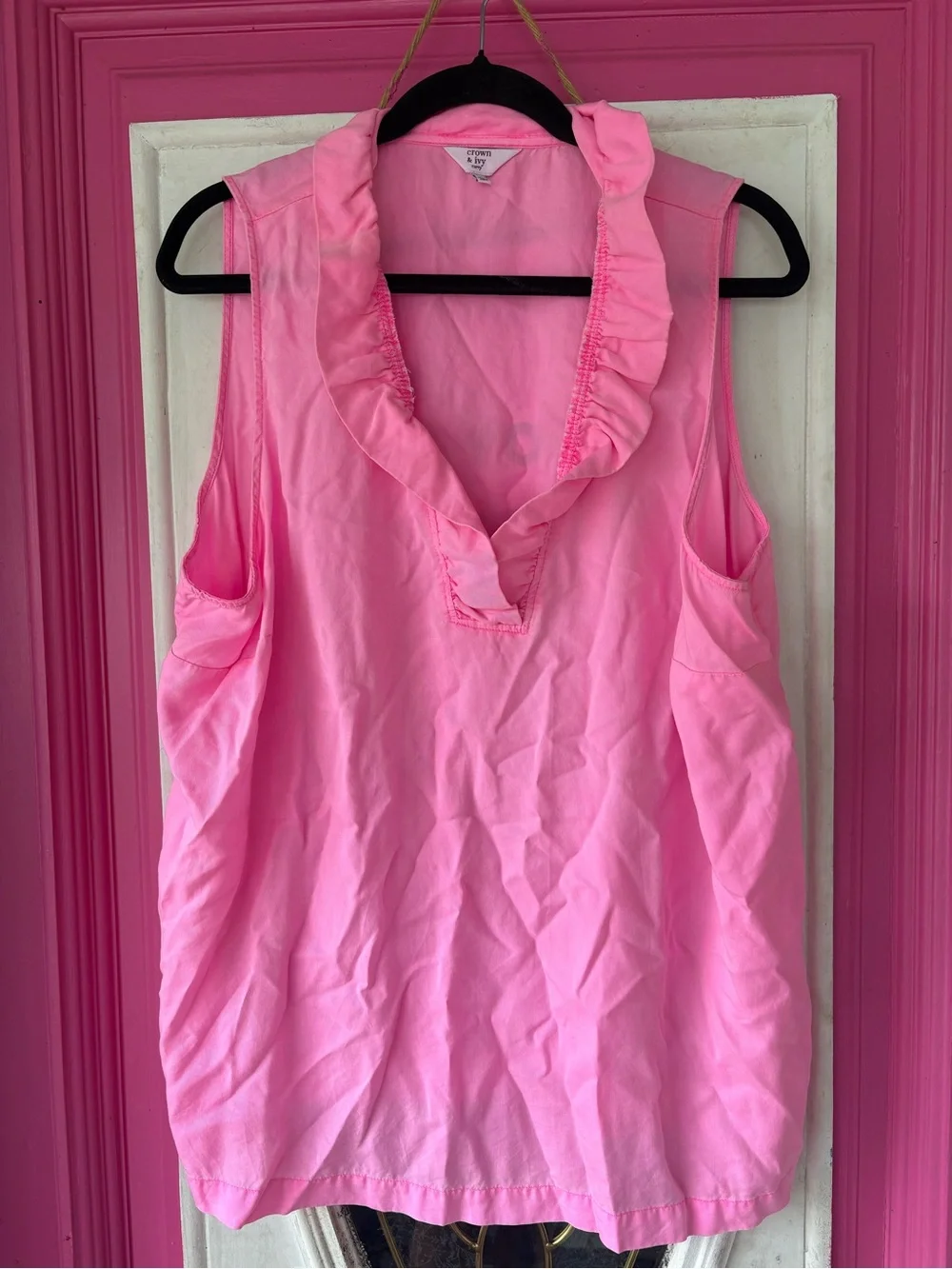 crown & ivy Pink Ruffled V-Neck Sleeveless blouse plus size 3 3X XXXL - Picture 2 of 5